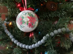 9-Foot Vintage Rustic Matte Light Gray Wood Bead Garland Christmas Tree Decoration -Night Christmas Shop MatteGrayGarlandOnTree